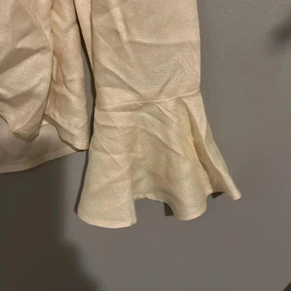 Jessica Simpson Women’s Cecily Long Sleeve Crepe Top - Picture 5 of 8